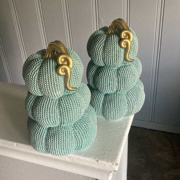 NWT BUNDLE- 2 TRIPLE STACKED TEXTURED AQUA BLUE PUMPKINS GOLD STEMS & WOOD SIGN - Picture 14 of 16